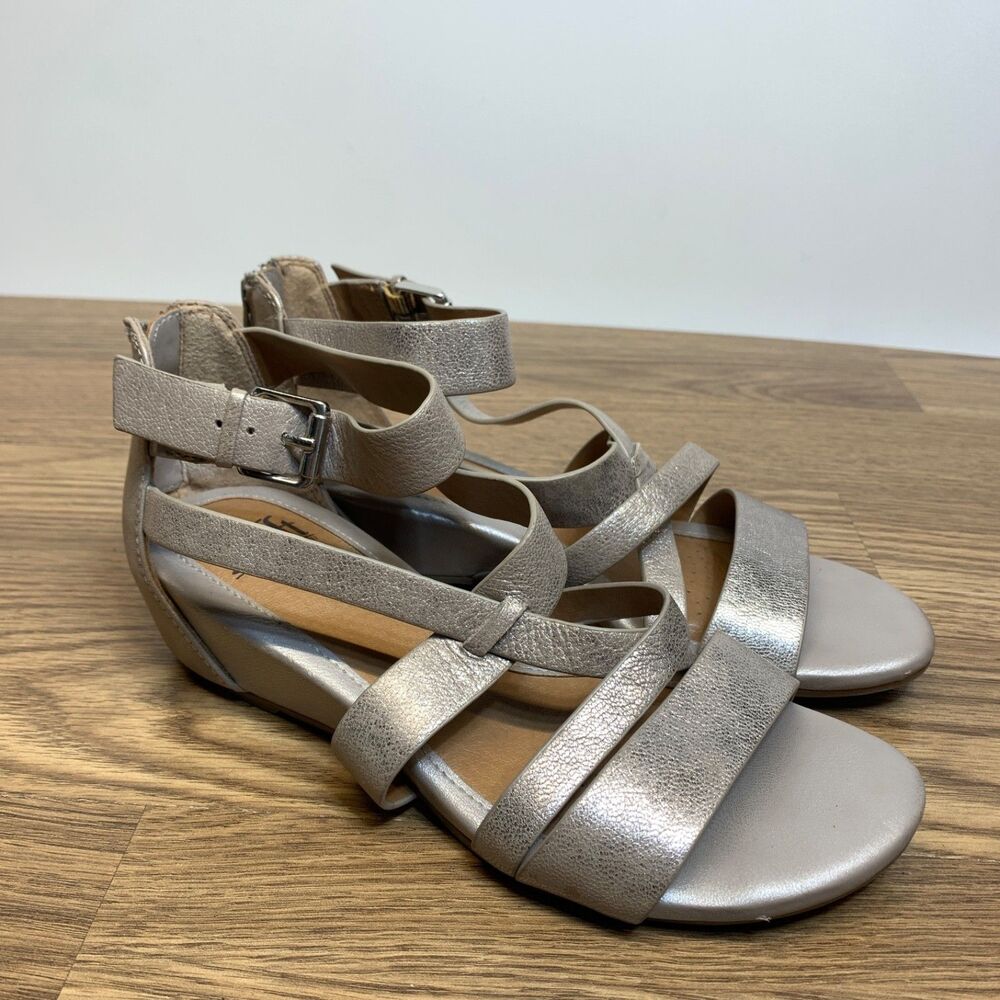 Sofft Womens Vara Wedge Sandals Strappy Open Toe Buckle Leather Silver Size 6.5M